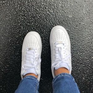 WMNS Air Force 1s white